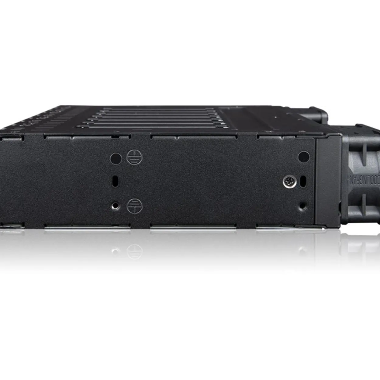 Icy Dock ToughArmor 8x M.2 NVMe SSD PCIe 4.0 (8x OcuLink)