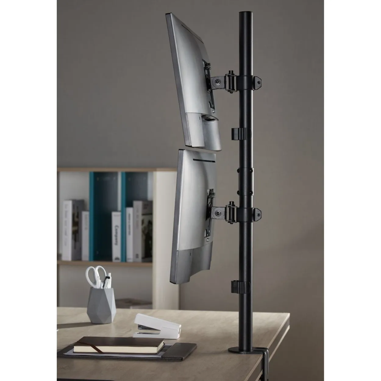 InLine Tischhalterung, für 2x LCD-/LED-Display bis 81cm (32"), übereinander, max. 9kg